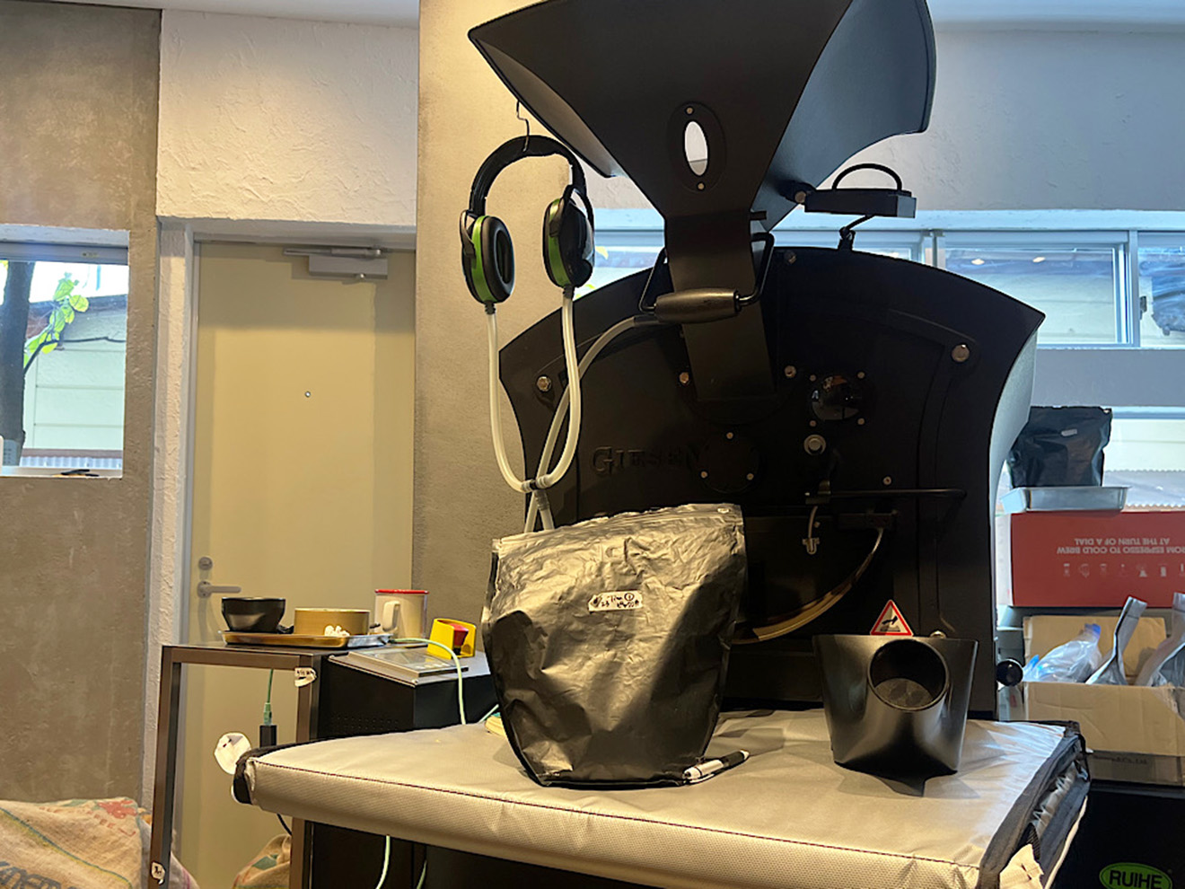 「pluto」の焙煎機