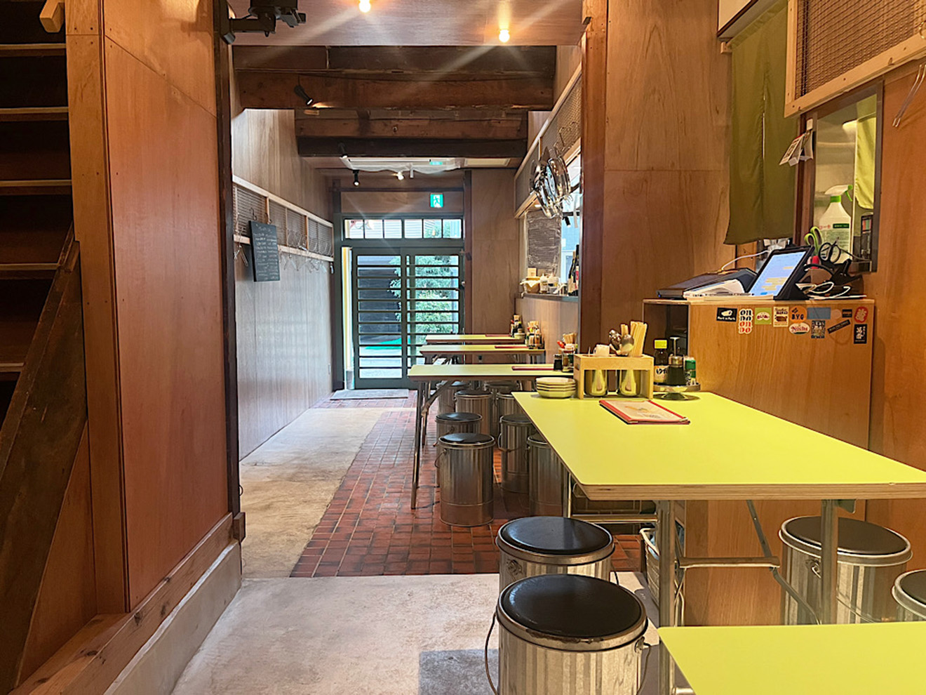 「Sanchar BIRD」の店内