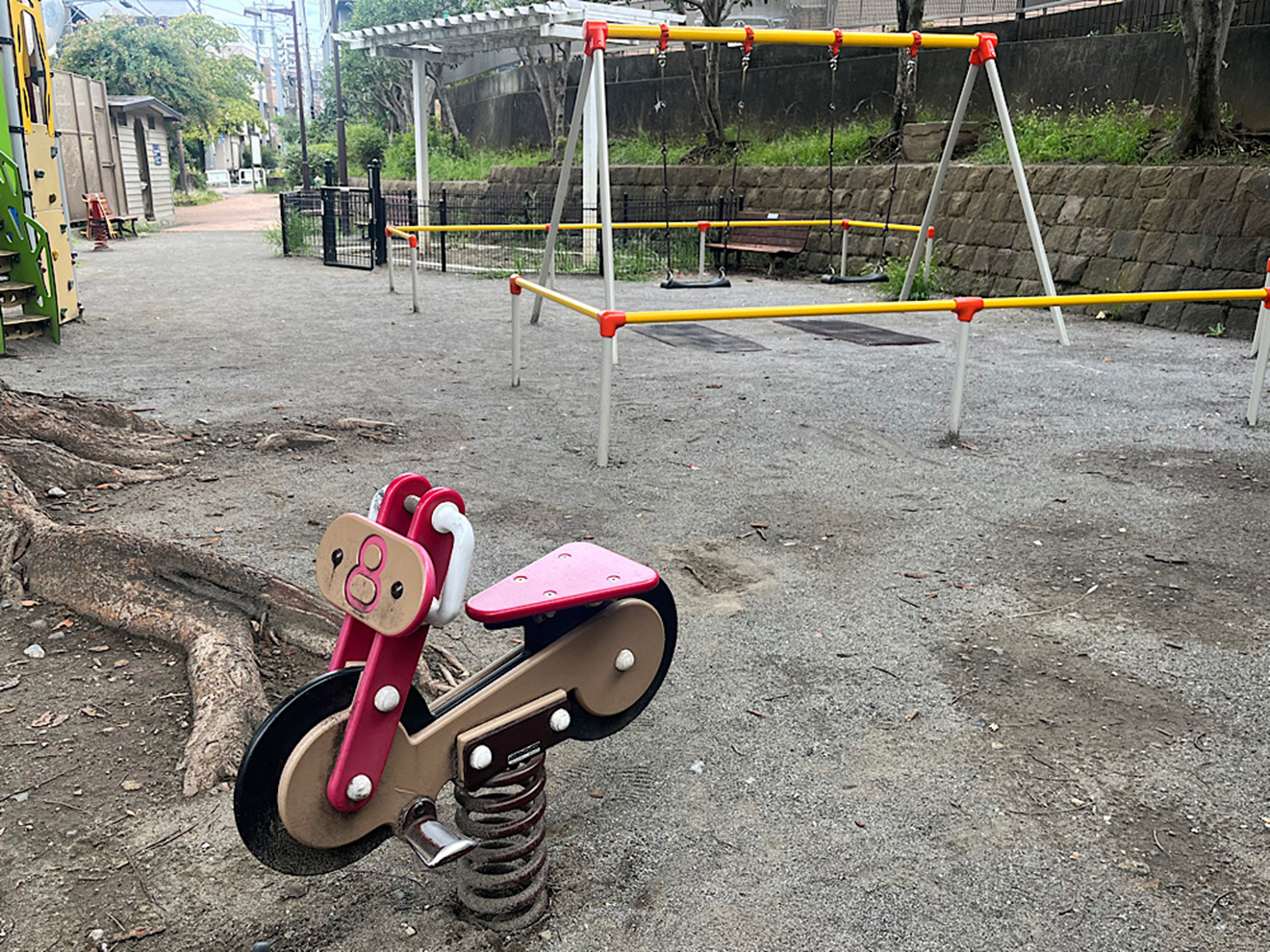 「したのやばし公園」のブランコ