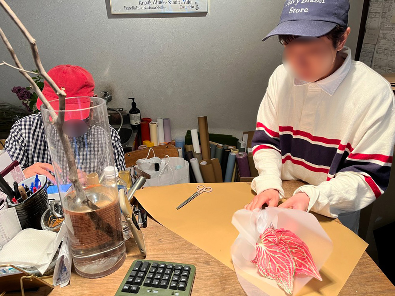 「ハッカニブンノイチ」の作業風景