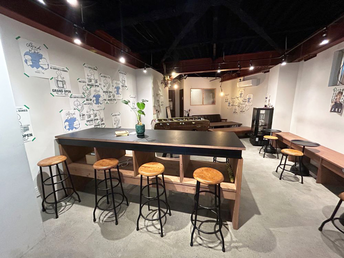 「KEK COFFEE & BAKES」の店内