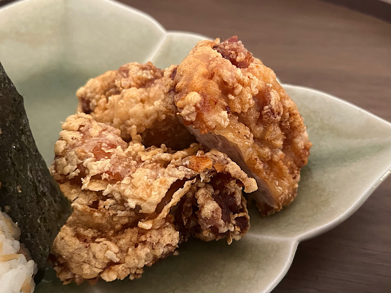 「おむすびよさく」の唐揚げ