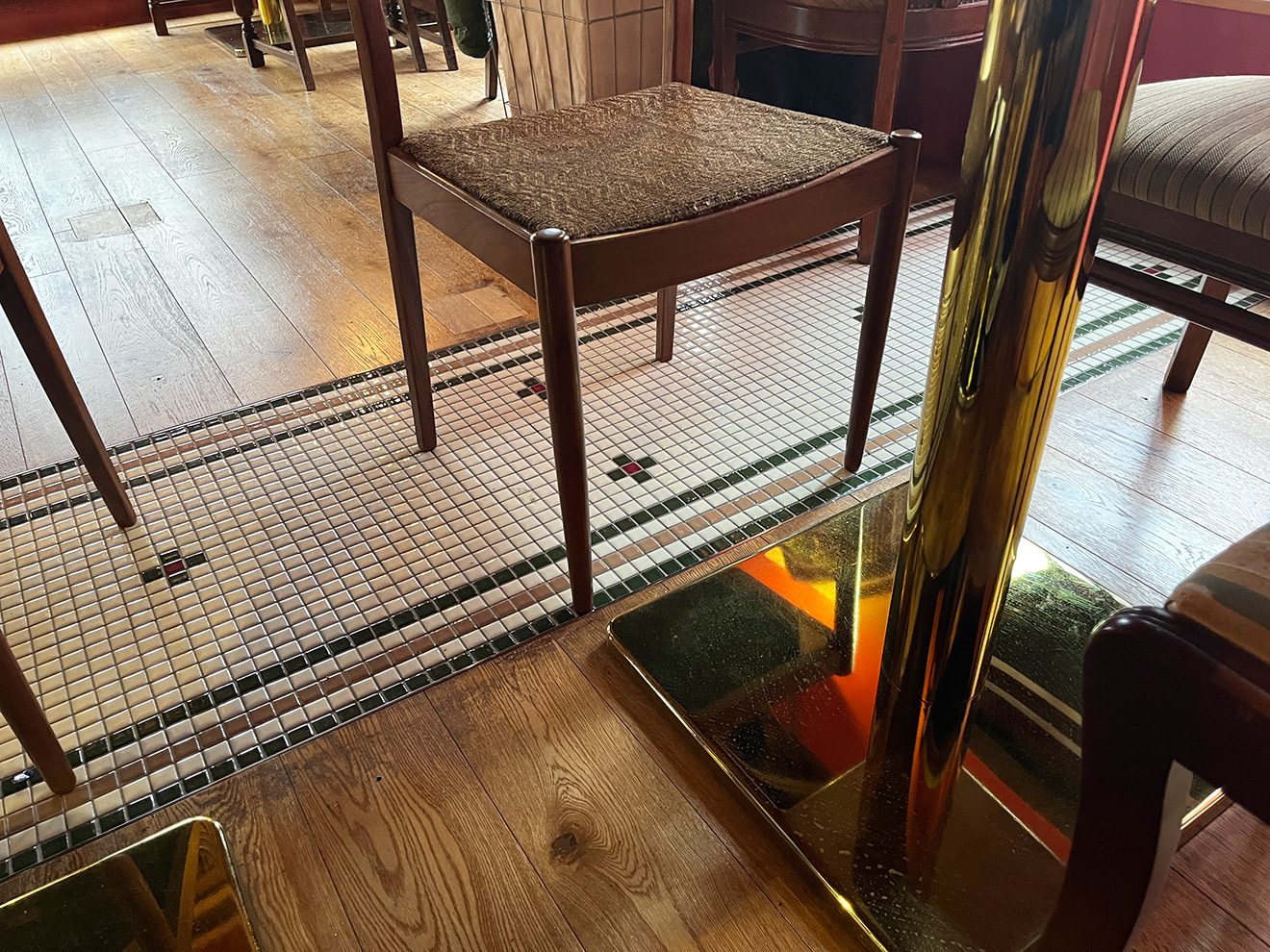 「ニューかかん」の店内