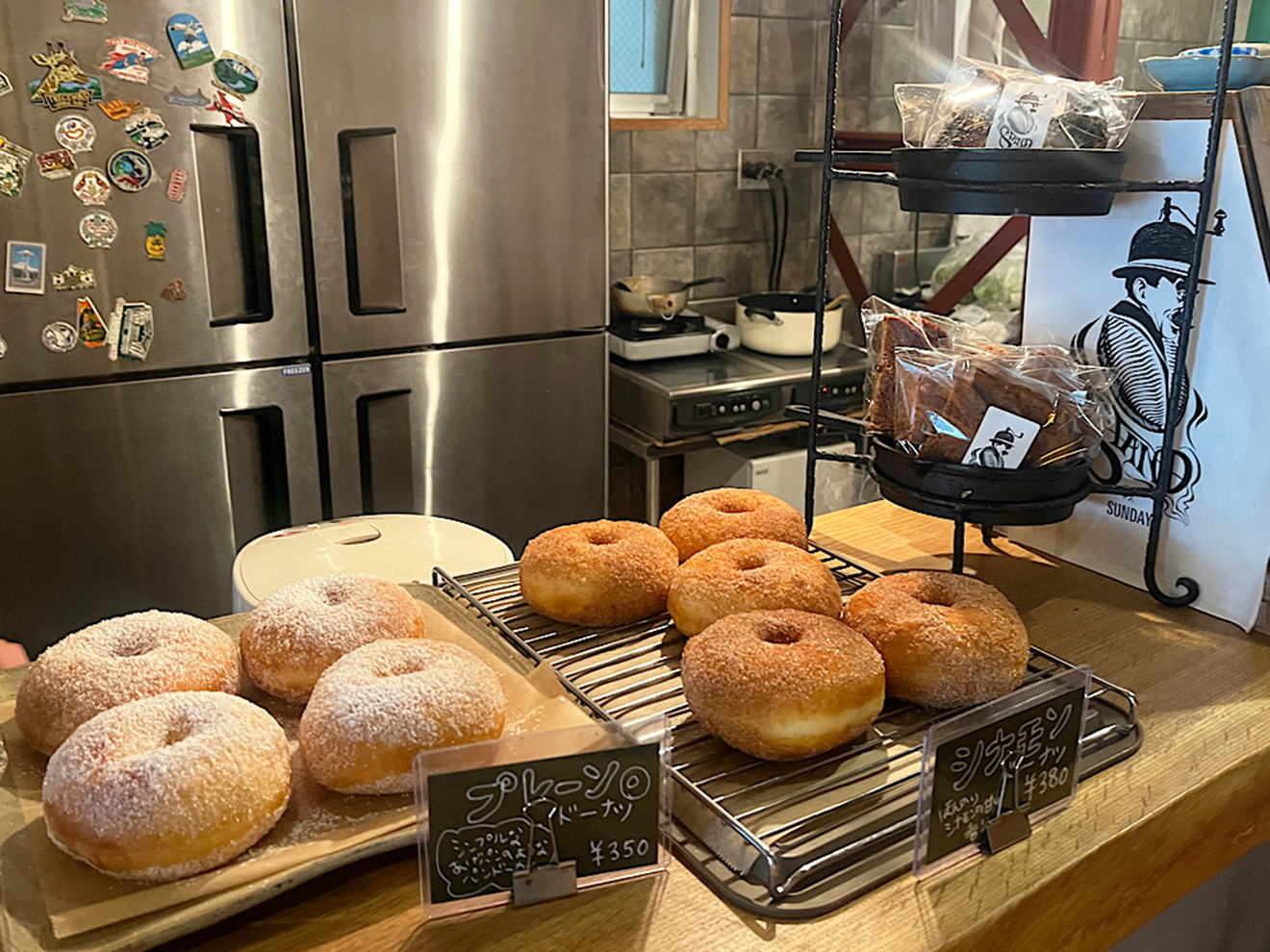 「STAND By Sunday」の店内