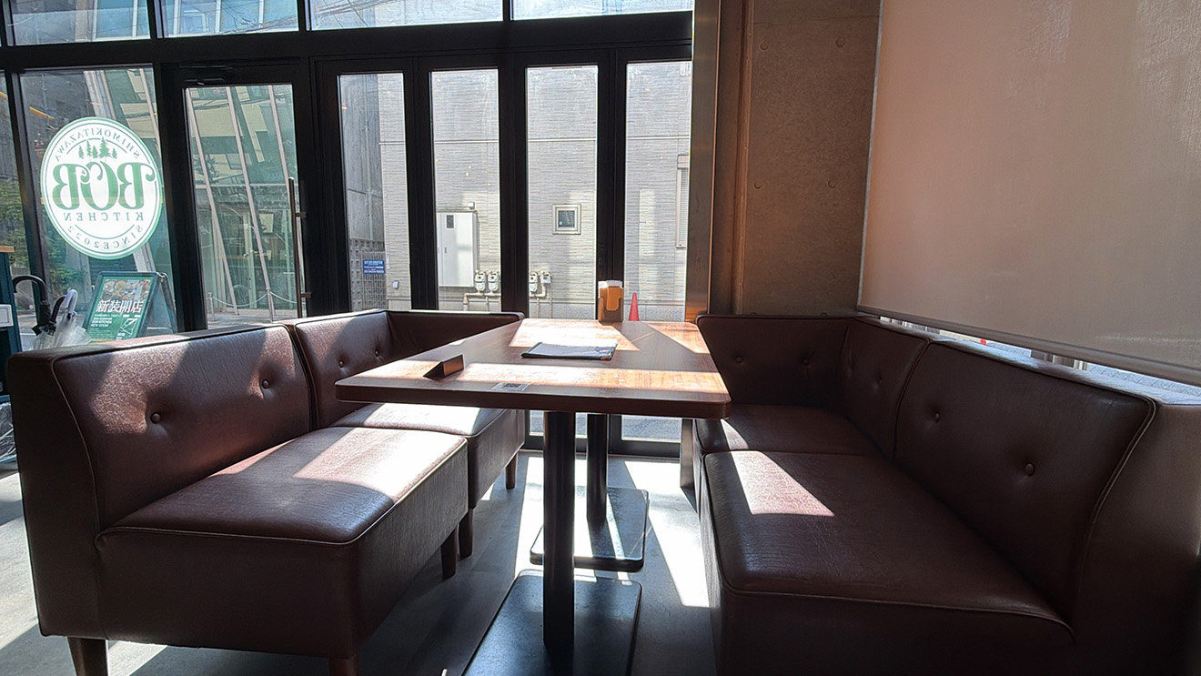 「BOB KITCHEN」の店内