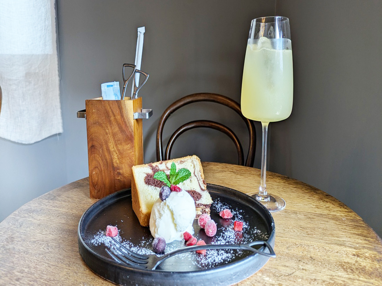 ココアマーブルシフォンとドリンク