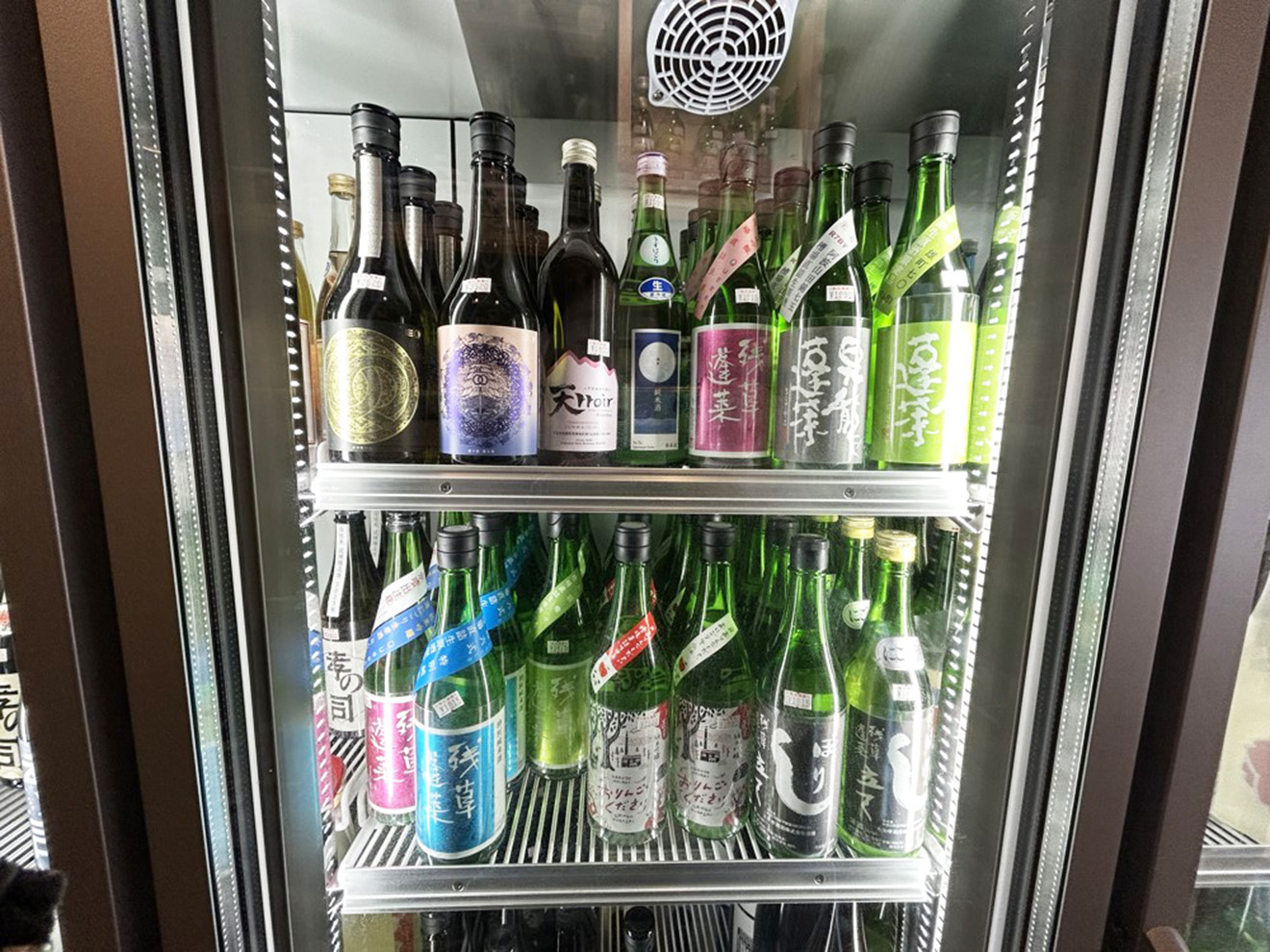 「つきや酒店」の冷蔵庫