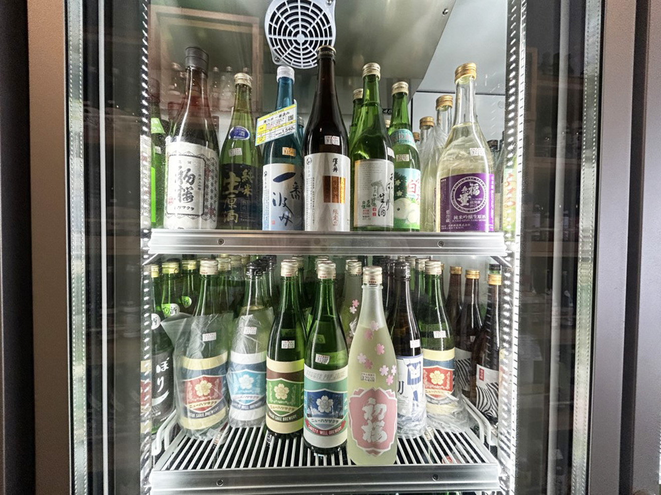 「つきや酒店」の冷蔵庫